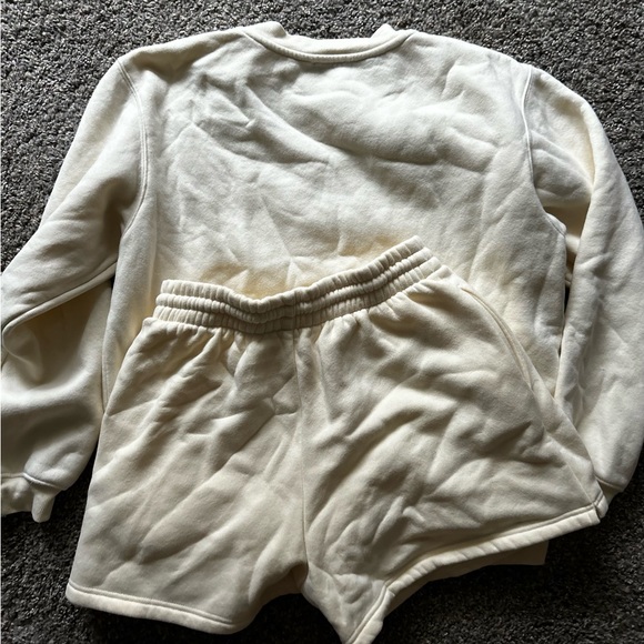 White fox boutique cream set - Picture 5 of 5